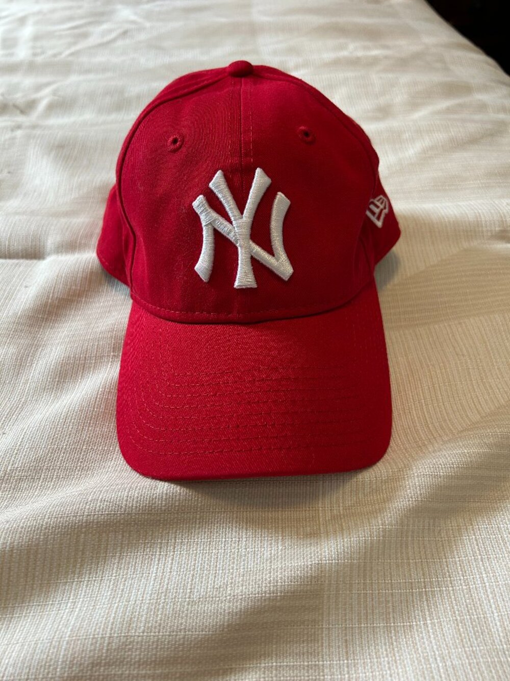 Mens Red New York Yankees Adjustable Hat